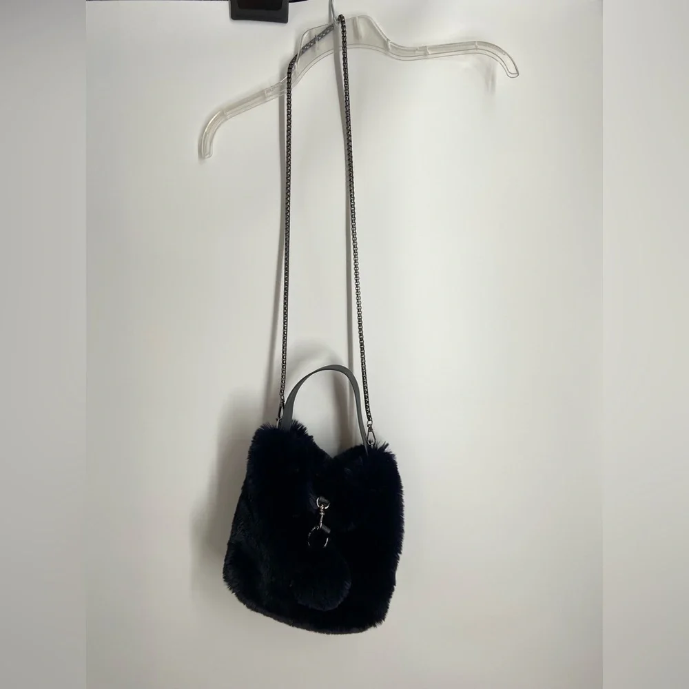 Evelyn’s Prelonge small Faux Fur‎ Cross body w/Handle navy blue Handbag Purse